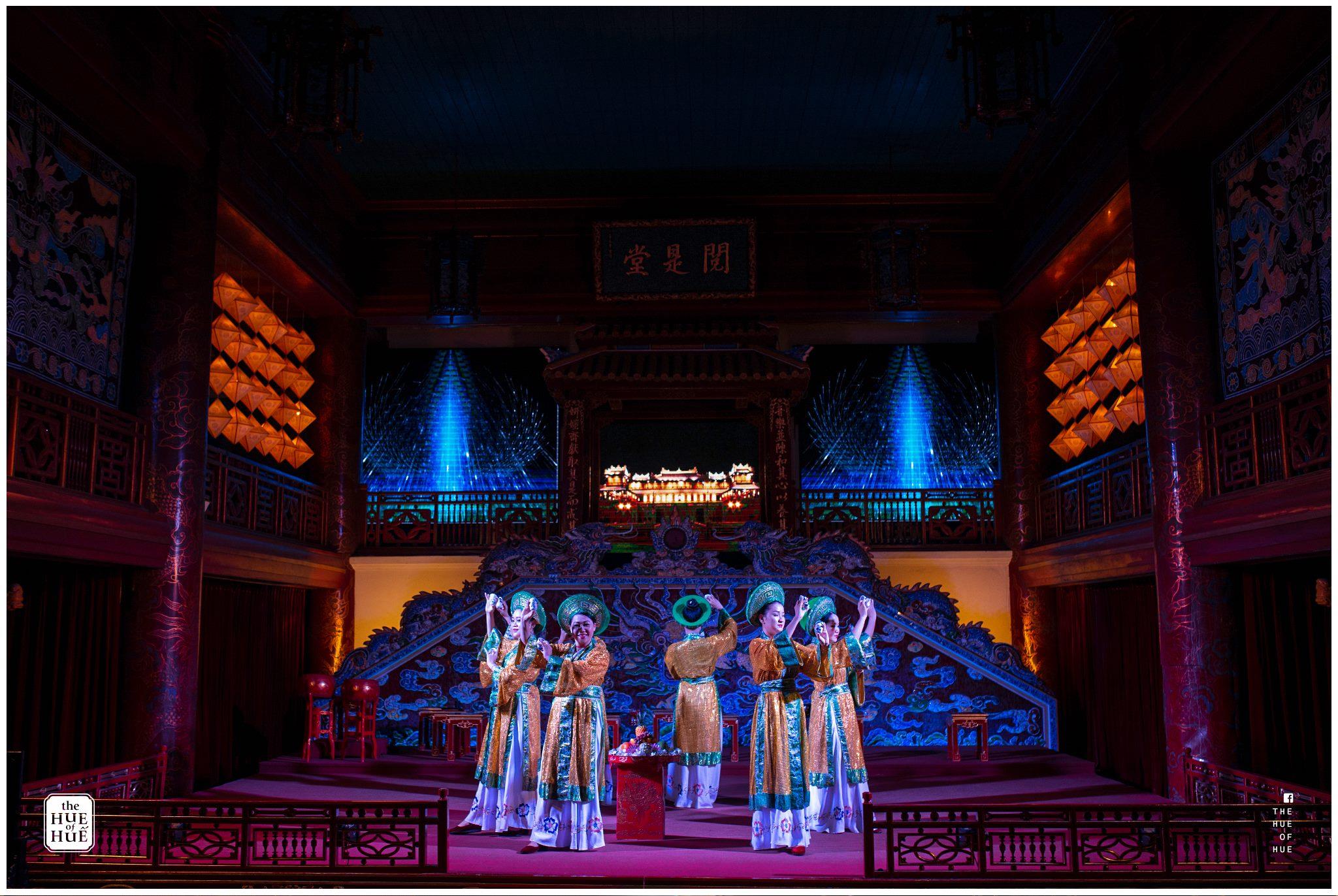 Dạ Tiệc Hoàng Cung 2